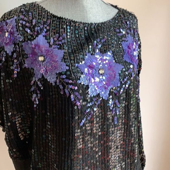 🌈 3/$20 Vintage 1980s bat wing sleeve floral sequin statement top - Picture 7 of 10
